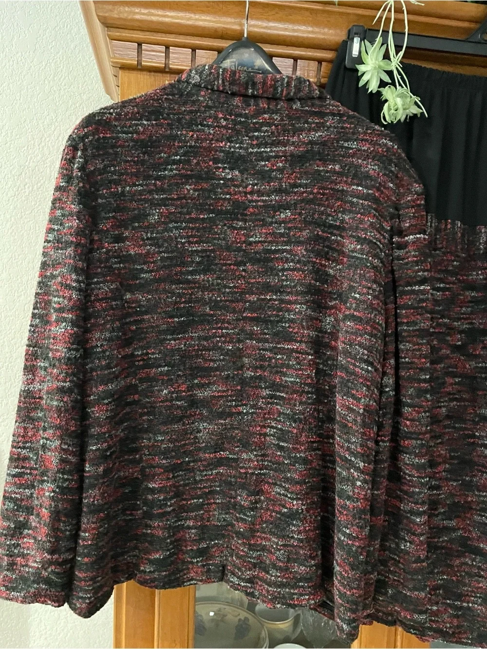 Koret Black & Burgundy Vintage Gold Marled Boucle’ Blazer(20w) & Skirt (18w) Set